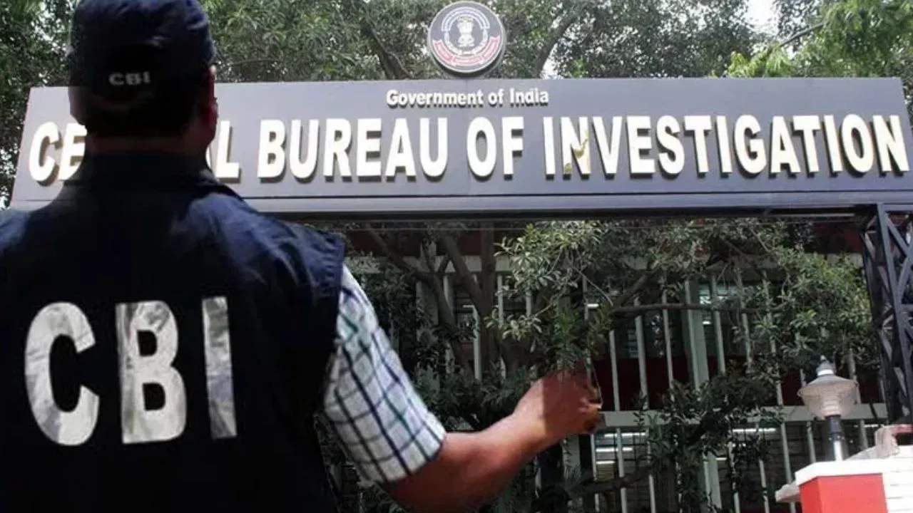 मुंबई में CBI का बड़ा एक्शन, 5 लाख रुपये घूस लेते CGST सुपरिटेंडेंट रंगे हाथ गिरफ्तार मुंबई में CBI का बड़ा एक्शन, 5 लाख रुपये घूस लेते CGST सुपरिटेंडेंट रंगे हाथ गिरफ्तार