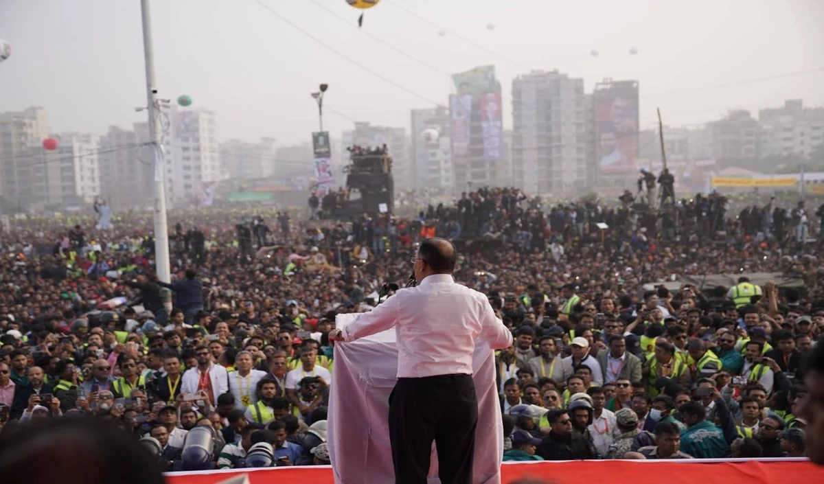लाखों लोगों के सामने हिंदुओं को लेकर तारिक रहमान ने किया ऐसा ऐलान, कट्टरपंथी हैरान! लाखों लोगों के सामने हिंदुओं को लेकर तारिक रहमान ने किया ऐसा ऐलान, कट्टरपंथी हैरान!