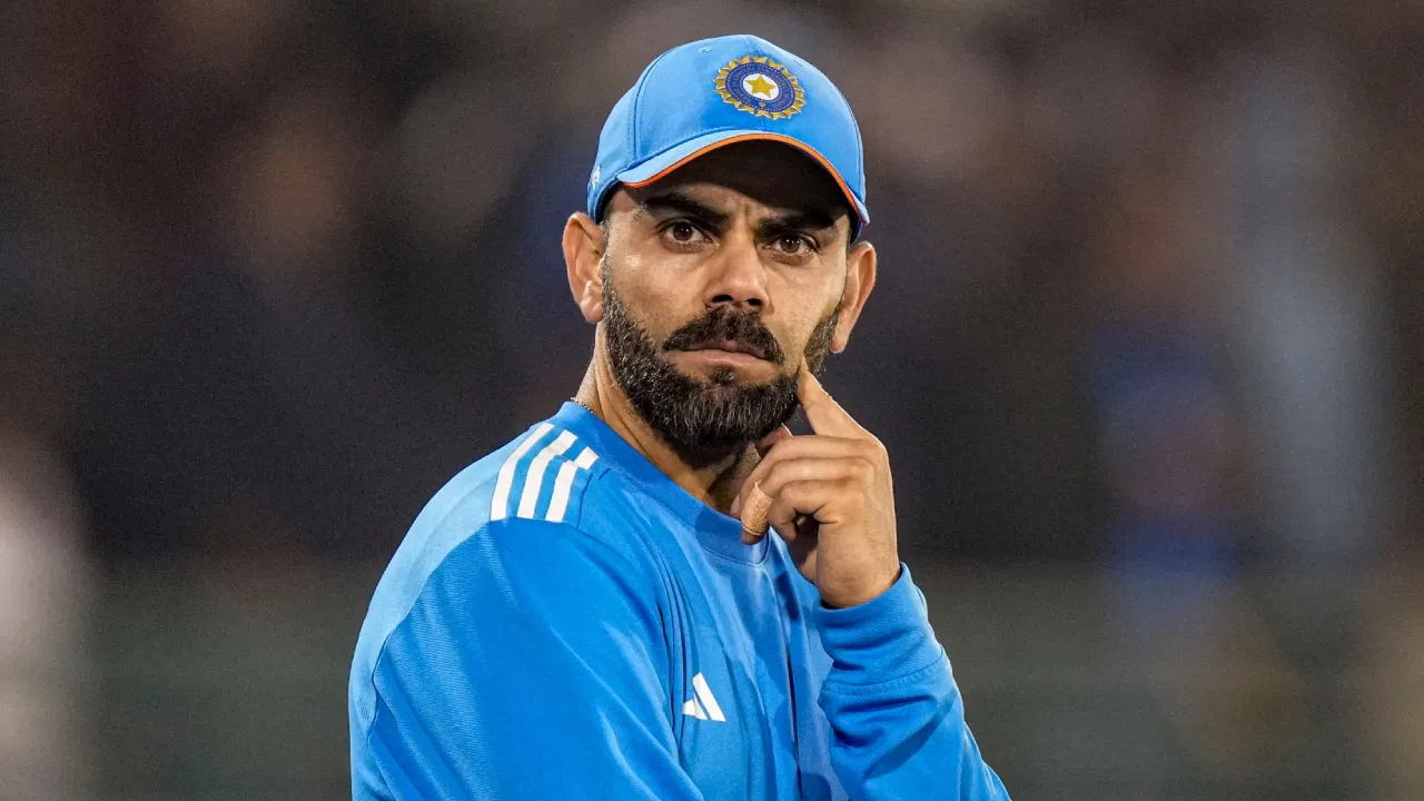 Vijay Hazare Trophy: विराट कोहली का मैच बेंगलुरु में नहीं देख पाएंगे फैंस, कर्नाटक सरकार का बड़ा फैसला विराट कोहली ना जड़ते शतक तो हो जाता लाखों का नुकसान? चौंकाने वाला खुलासा