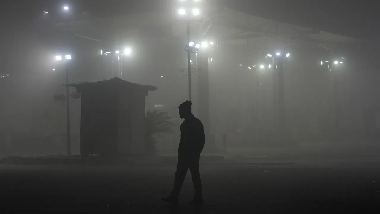 सर्दी का सितम और कोहरे का कहर… दिल्ली में बारिश के साथ होगा नए साल का आगाज सर्दी का सितम और कोहरे का कहर... दिल्ली में बारिश के साथ होगा नए साल का आगाज