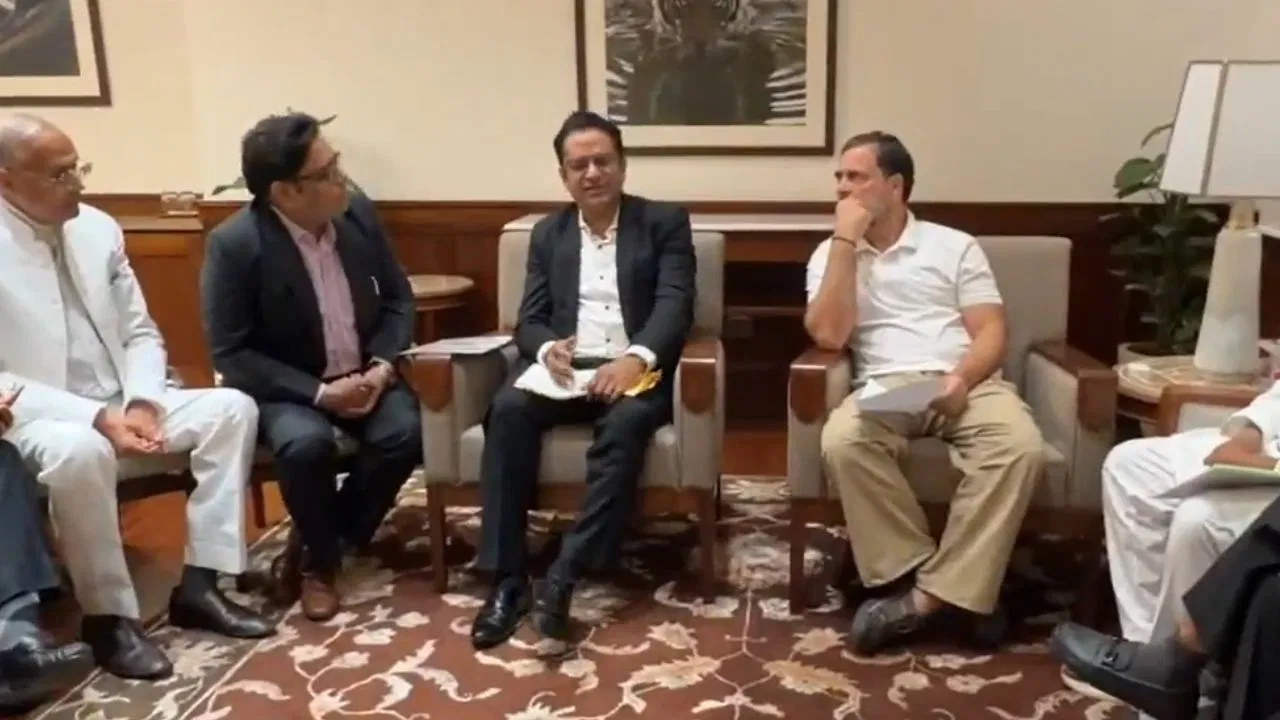 हमारा व्यापार खत्म होने की कगार पर… राहुल गांधी से मिला वैश्य समाज हमारा व्यापार खत्म होने की कगार पर... राहुल गांधी से मिला वैश्य समाज