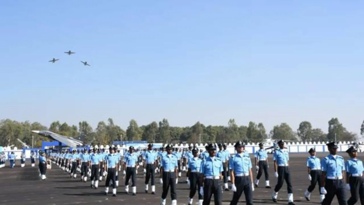 हैदराबाद: युद्ध में कोई उपविजेता नहीं होता… कैडेट्स को CDS जनरल अनिल चौहान का संदेश हैदराबाद: युद्ध में कोई उपविजेता नहीं होता... कैडेट्स को CDS जनरल अनिल चौहान का संदेश