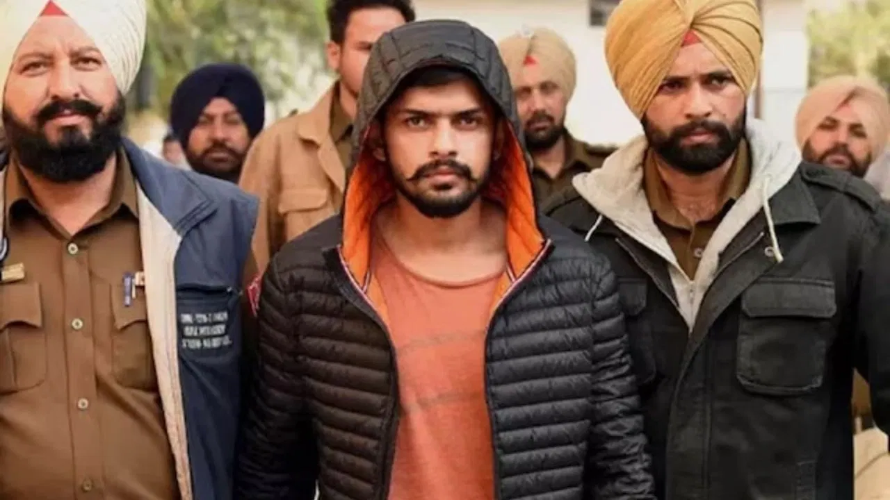 2 दिन पहले लॉरेंस बिश्नोई दोषी, आज बरी… सरदार राव हत्याकांड में सीकर कोर्ट का फैसला, 3 को उम्रकैद 2 दिन पहले लॉरेंस बिश्नोई दोषी, आज बरी... सरदार राव हत्याकांड में सीकर कोर्ट का फैसला, 3 को उम्रकैद