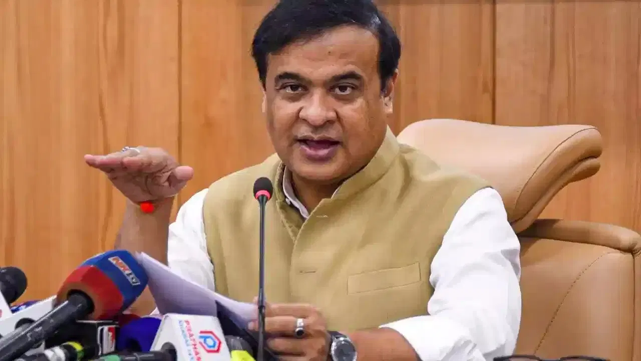 4 लाख मिया वोटर हटाए जाएंगे, मेरा काम ही उनका वोट चुराना है- CM हिमंत सरमा 4 लाख मिया वोटर हटाए जाएंगे, मेरा काम ही उनका वोट चुराना है- CM हिमंत सरमा