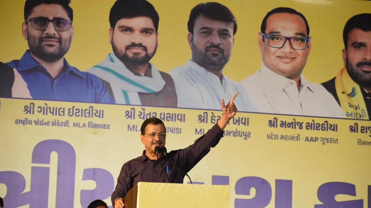 AAP ही गुजरात में BJP को हरा सकती है… अरविंद केजरीवाल का कांग्रेस पर भी निशाना AAP ही गुजरात में BJP को हरा सकती है... अरविंद केजरीवाल का कांग्रेस पर भी निशाना