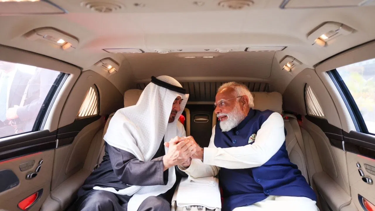 AI, आतंकवाद और व्यापार… UAE और भारत के बीच कई अहम मुद्दों पर हुई बात AI, आतंकवाद और व्यापार... UAE और भारत के बीच कई अहम मुद्दों पर हुई बात