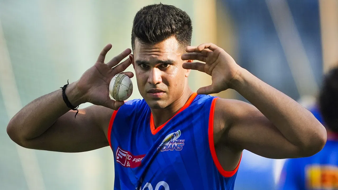 Arjun Tendulkar: वनडे में टेस्ट जैसी बैटिंग, 1 विकेट के लिए लुटा दिए 326 रन, सभी 6 मैचों में फेल अर्जुन तेंदुलकर Arjun Tendulkar: वनडे में टेस्ट जैसी बैटिंग, 1 विकेट के लिए लुटा दिए 326 रन, सभी 6 मैचों में फेल अर्जुन तेंदुलकर