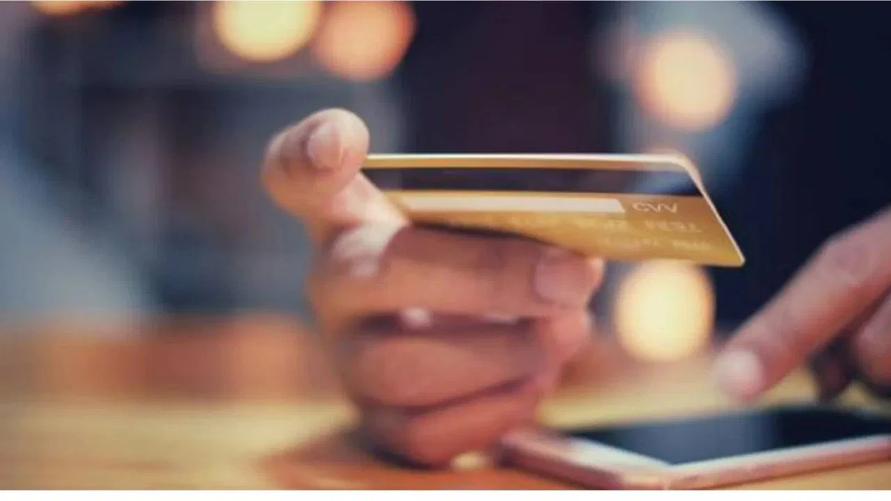 Credit Card बिल न भर पाए तो हो जाएगी जेल? ये है नियम Credit Card बिल न भर पाए तो हो जाएगी जेल? ये है नियम