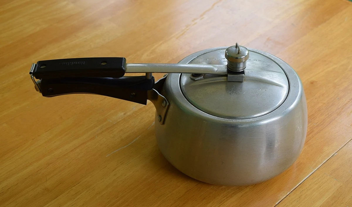 Dal Cooker Se Bahar Nikalna: Pressure Cooker से दाल निकलने की टेंशन खत्म, आजमाएं ये 5 Super Kitchen Hacks Dal Cooker Se Bahar Nikalna: Pressure Cooker से दाल निकलने की टेंशन खत्म, आजमाएं ये 5 Super Kitchen Hacks
