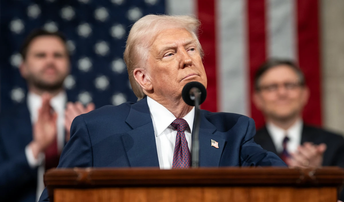 Donald Trump का बड़ा फैसला: शिकागो, लॉस एंजिल्स और पोर्टलैंड से National Guard हटाने का किया ऐलान Donald Trump का बड़ा फैसला: शिकागो, लॉस एंजिल्स और पोर्टलैंड से National Guard हटाने का किया ऐलान