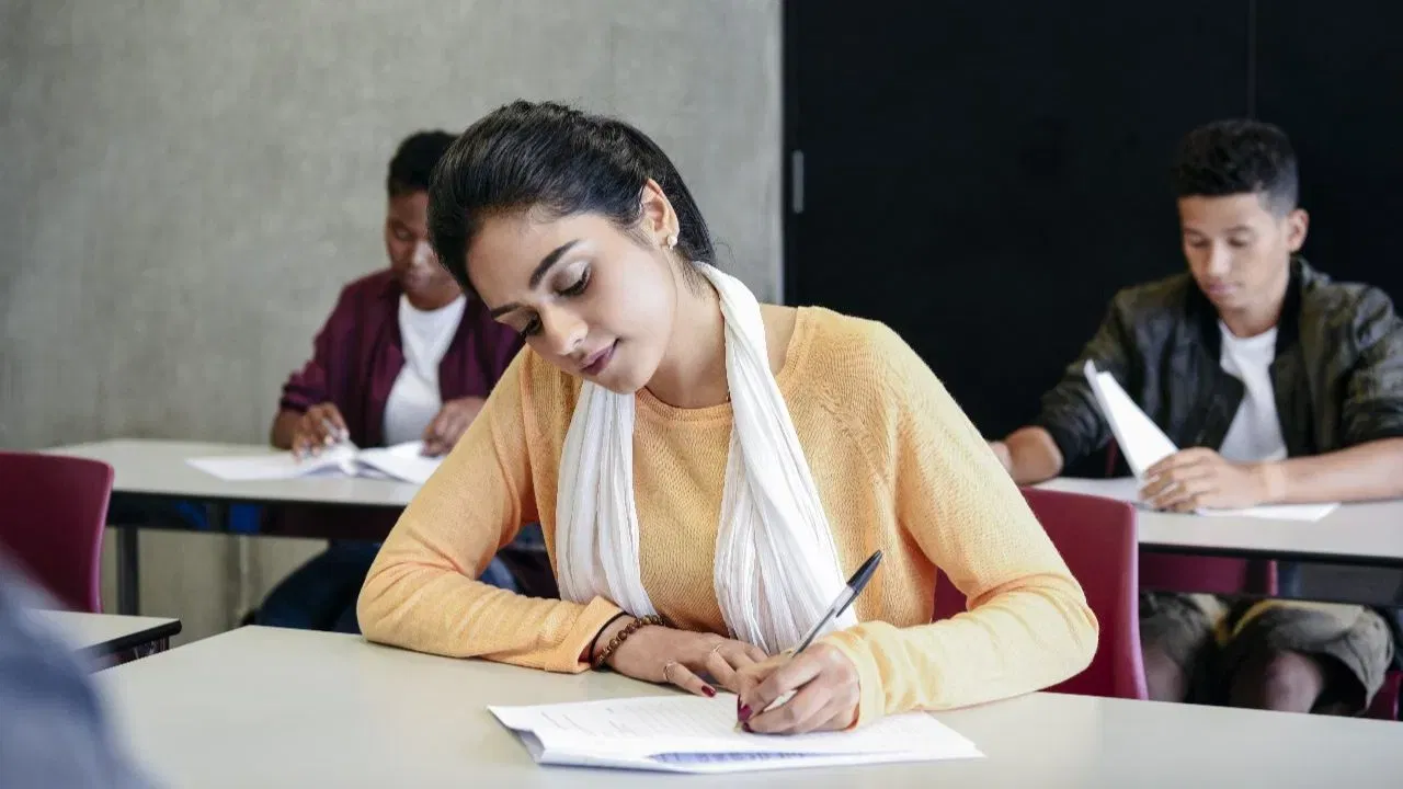 HPBOSE Board Exam 2026: HPBOSE बोर्ड परीक्षा का नया पैटर्न, जानें क्या हैं नए बदलाव HPBOSE Board Exam 2026: HPBOSE बोर्ड परीक्षा का नया पैटर्न, जानें क्या हैं नए बदलाव