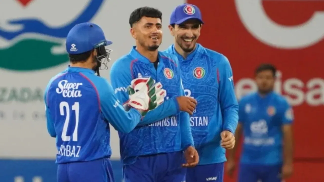 Mujeeb Ur Rahman Hat-trick: 42 गेंदों के इंतजार के बाद पूरी हुई मुजीब-उर्र-रहमान की हैट्रिक, 920 दिन बाद हुआ ऐसा Mujeeb Ur Rahman Hat-trick: 42 गेंदों के इंतजार के बाद पूरी हुई मुजीब-उर्र-रहमान की हैट्रिक, 920 दिन बाद हुआ ऐसा