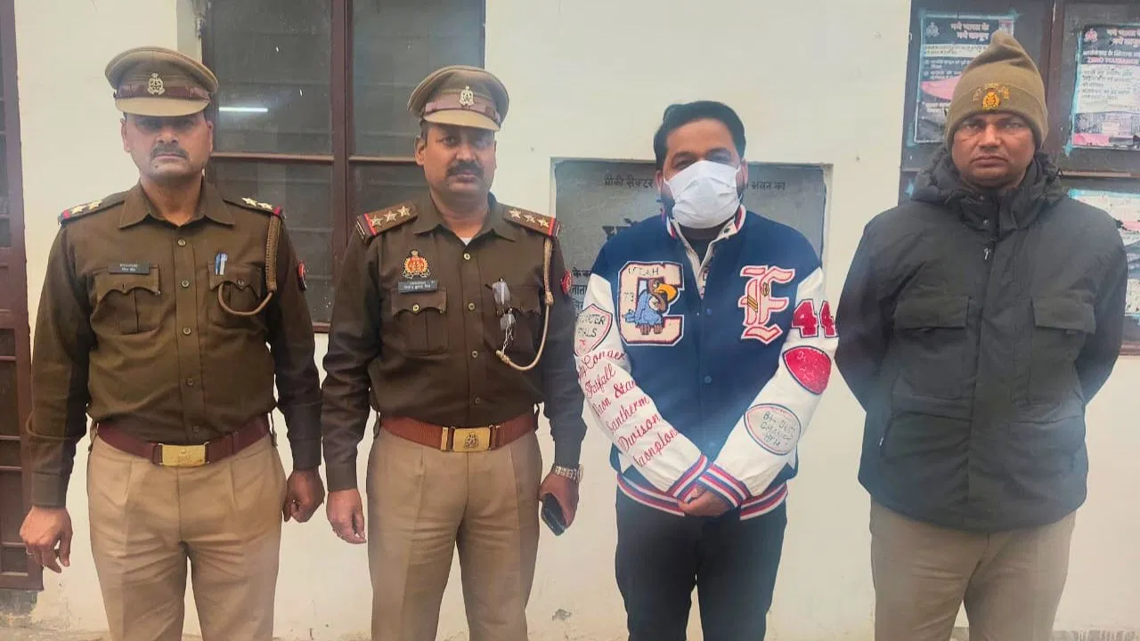 Noida Property Fraud News: नोएडा में कमर्शियल प्लॉट दिलाने के नाम पर 1.59 करोड़ हड़पे,दो सगे भाइयों की ठगी का भंडाफोड़ Noida Property Fraud News: नोएडा में कमर्शियल प्लॉट दिलाने के नाम पर 1.59 करोड़ हड़पे,दो सगे भाइयों की ठगी का भंडाफोड़