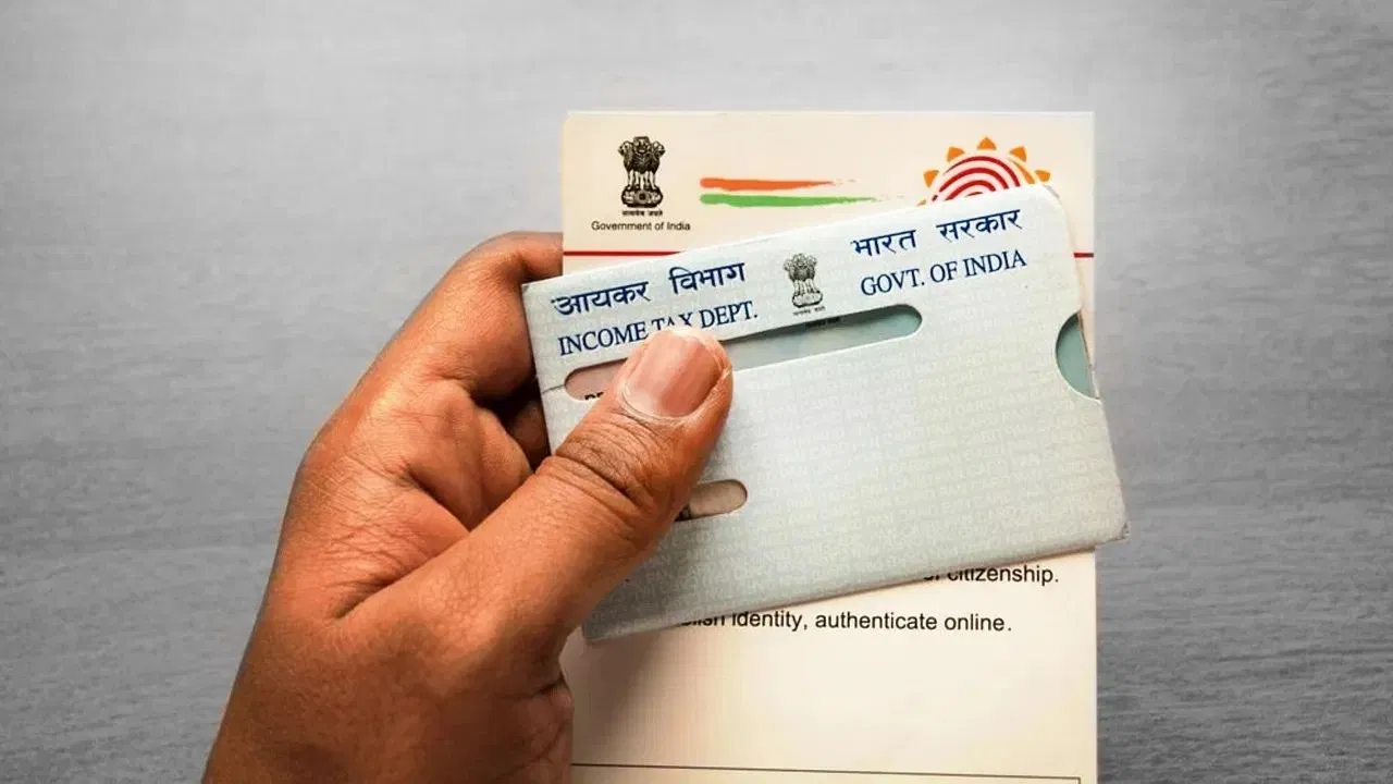 PAN-आधार लिंकिंग को लेकर कन्फ्यूजन है? जानें डेडलाइन बढ़ाई गई या नहीं PAN-आधार लिंकिंग को लेकर कन्फ्यूजन है? जानें डेडलाइन बढ़ाई गई या नहीं