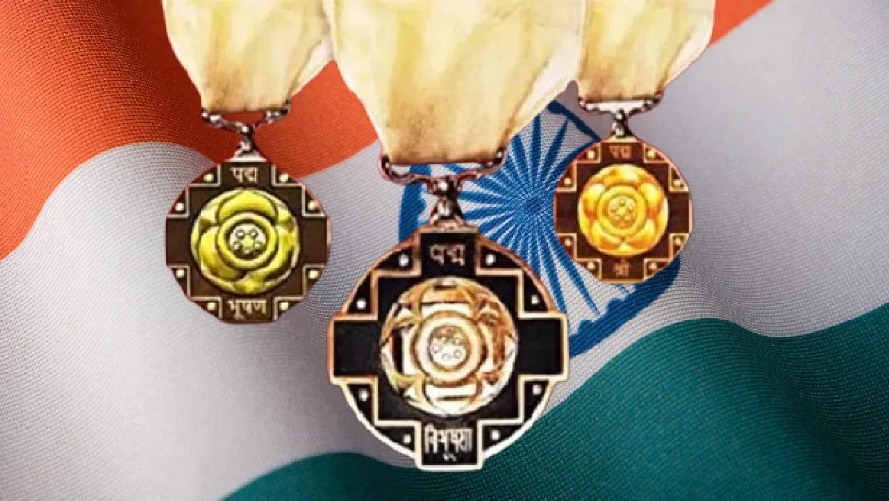 Padma Awards For Education: शिक्षा के क्षेत्र में किन लोगों को मिले पद्म पुरस्कार, ये रही पूरी लिस्ट Padma Awards For Education: शिक्षा के क्षेत्र में किन लोगों को मिले पद्म पुरस्कार, ये रही पूरी लिस्ट