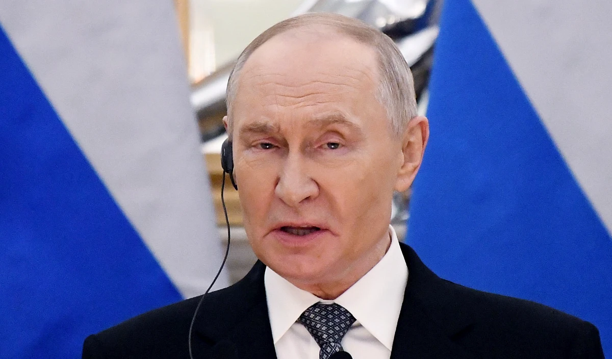 Russia-Ukraine War | रूस ने पुतिन के घर पर यूक्रेनी ‘ड्रोन हमलों’ का खौफनाक वीडियो जारी किया Russia-Ukraine War | रूस ने पुतिन के घर पर यूक्रेनी 'ड्रोन हमलों' का खौफनाक वीडियो जारी किया