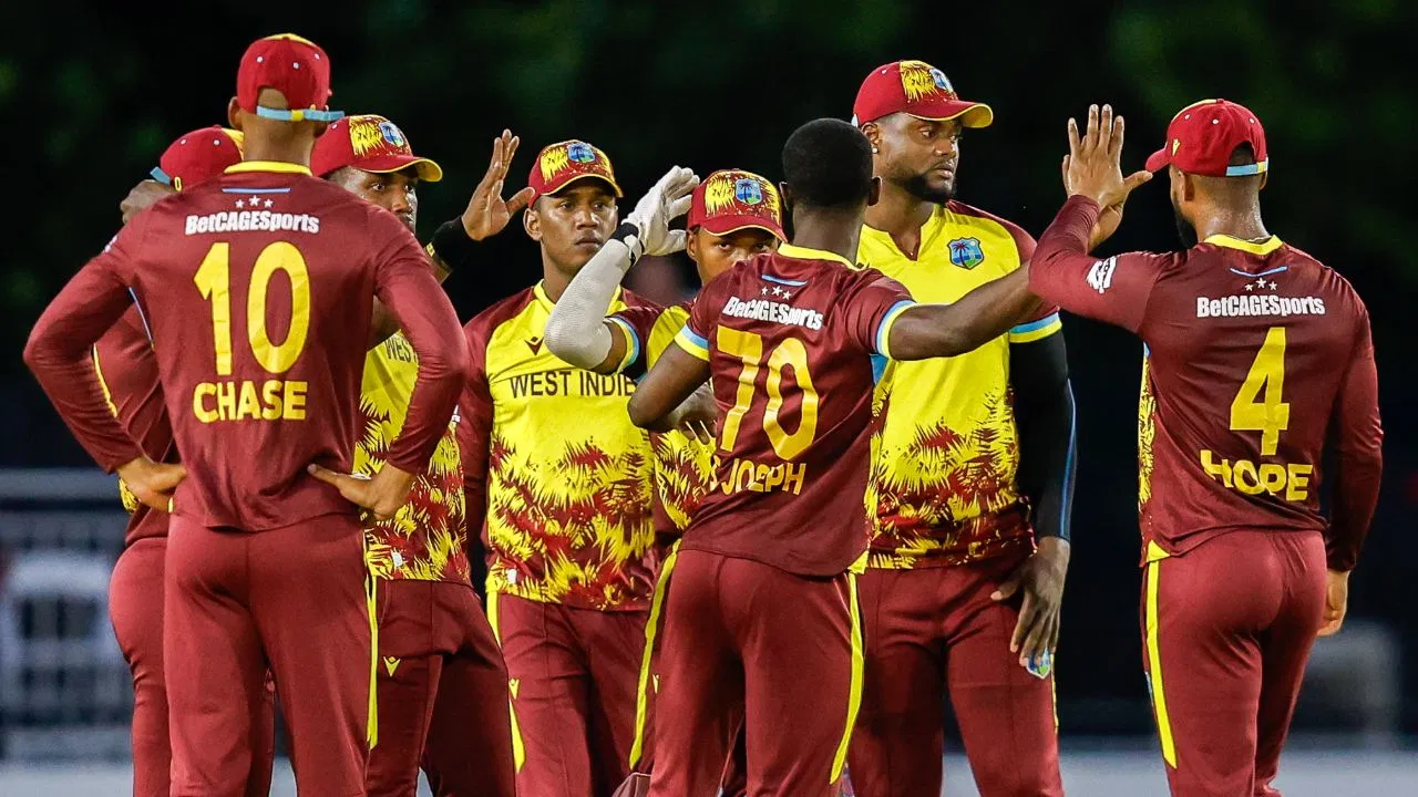 T20 World Cup 2026: वेस्टइंडीज ने चुने ये 15 खिलाड़ी, सिर्फ 3 मैच खेलने वाले का सेलेक्शन, स्टार पेसर बाहर T20 World Cup 2026: वेस्टइंडीज ने चुने ये 15 खिलाड़ी, सिर्फ 3 मैच खेलने वाले का सेलेक्शन, स्टार पेसर बाहर