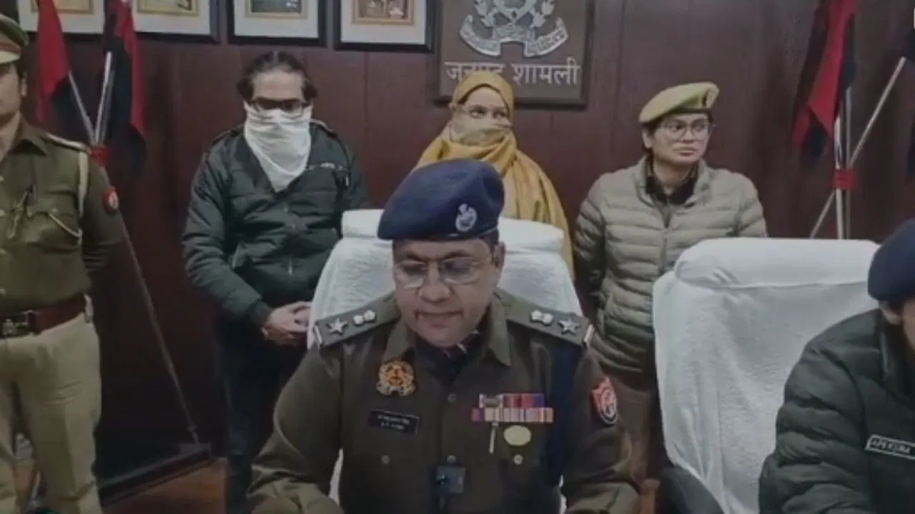 UP के शामली में फिल्म डायरेक्टर पति-पत्नी गिरफ्तार, 41 लोगों से ठगे 1.77 करोड़ रुपए; कैसे लगाया ‘चूना’? UP के शामली में फिल्म डायरेक्टर पति-पत्नी गिरफ्तार, 41 लोगों से ठगे 1.77 करोड़ रुपए; कैसे लगाया 'चूना'?