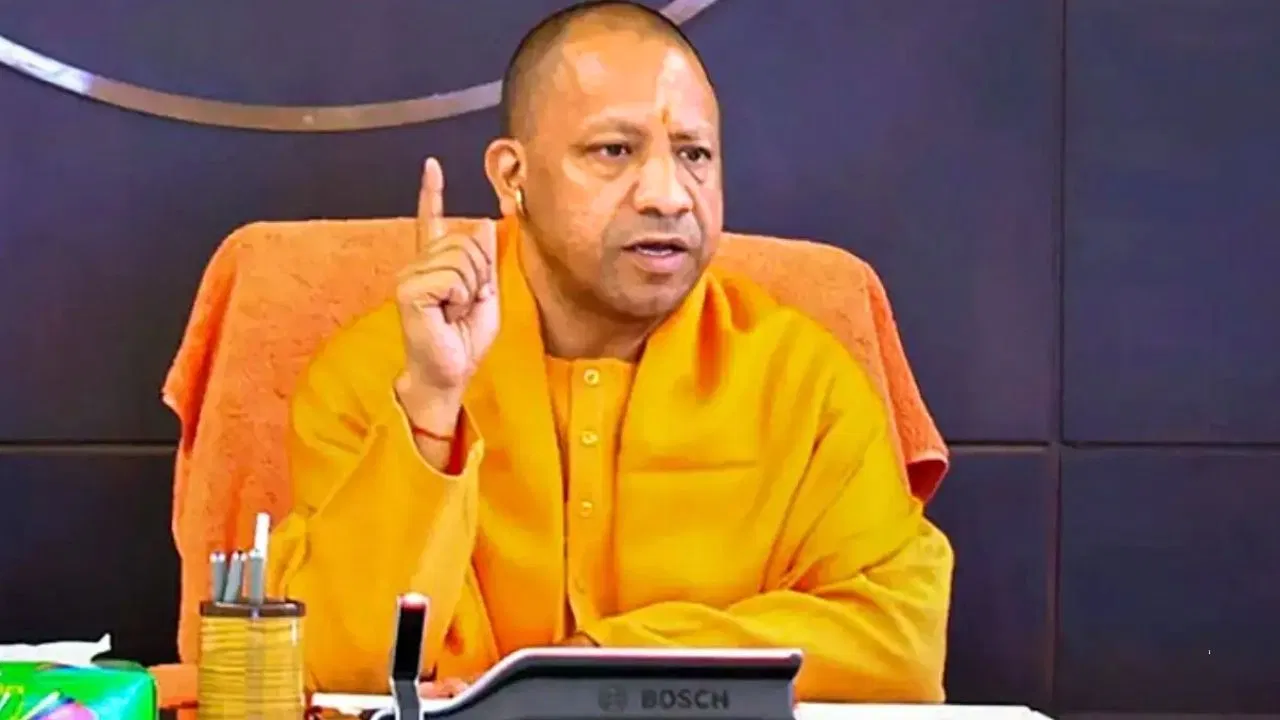 दुश्मन आंखें लगाए बैठा है, बंट गए तो कटने के रास्ते भी खुल जाएंगे… सीतापुर में CM योगी का बड़ा बयान UP में औद्योगिक विस्तार को नई रफ्तार, लखनऊ समेत ये शहर बने निवेशकों की पसंद