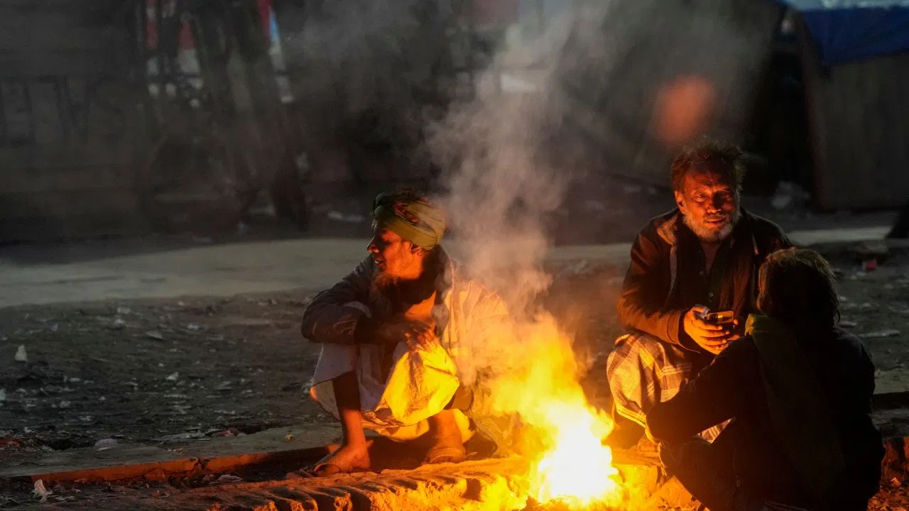 Weather: दिल्ली-NCR में फिर करवट लेगा मौसम, 1 फरवरी को होगी बारिश, हिमाचल-उत्तराखंड में बर्फबारी, जानें अन्य राज्यों के मौसम का हाल Weather: दिल्ली-NCR में फिर करवट लेगा मौसम, 1 फरवरी को होगी बारिश, हिमाचल-उत्तराखंड में बर्फबारी, जानें अन्य राज्यों के मौसम का हाल