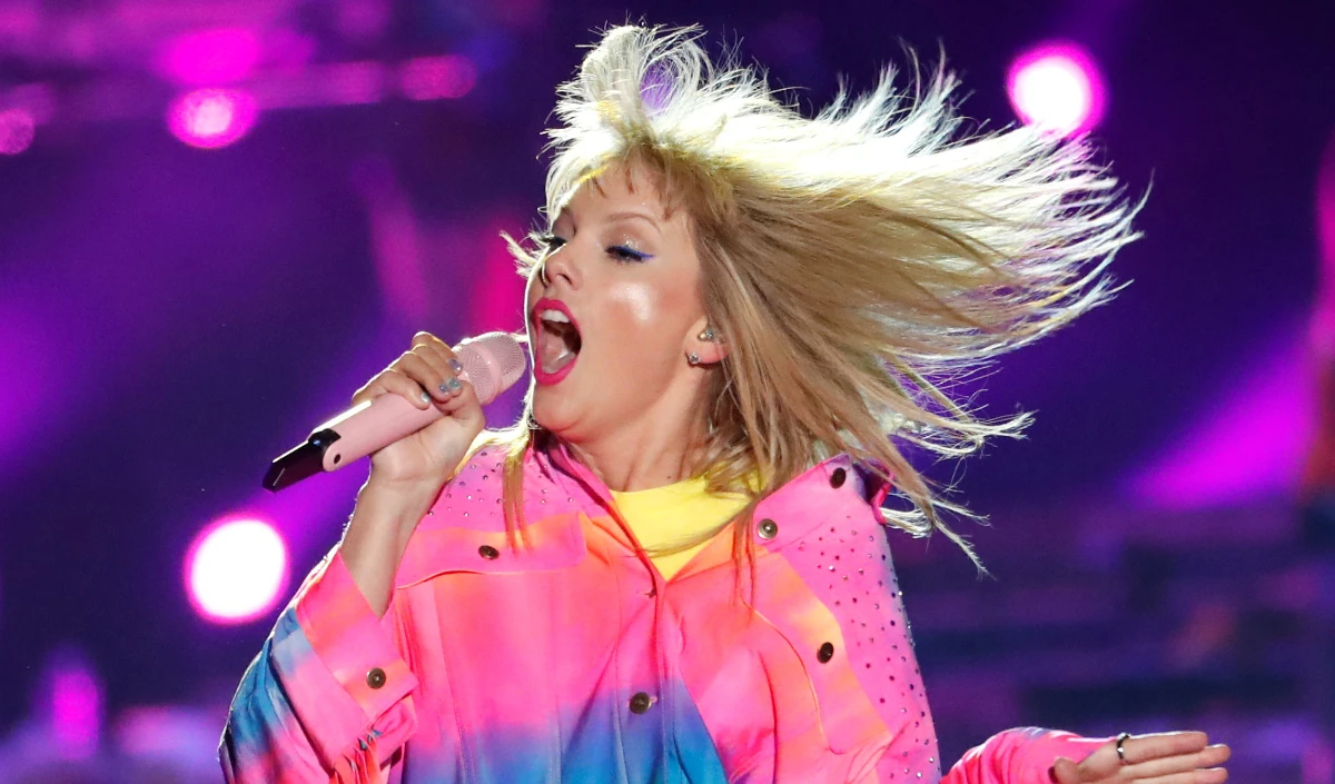 iHeartRadio Awards 2026 | ग्लोबल पॉप पर Taylor Swift का कब्जा बरकरार, The Fate of Ophelia के लिए मिले कई बड़े नॉमिनेशन iHeartRadio Awards 2026 | ग्लोबल पॉप पर Taylor Swift का कब्जा बरकरार, The Fate of Ophelia के लिए मिले कई बड़े नॉमिनेशन