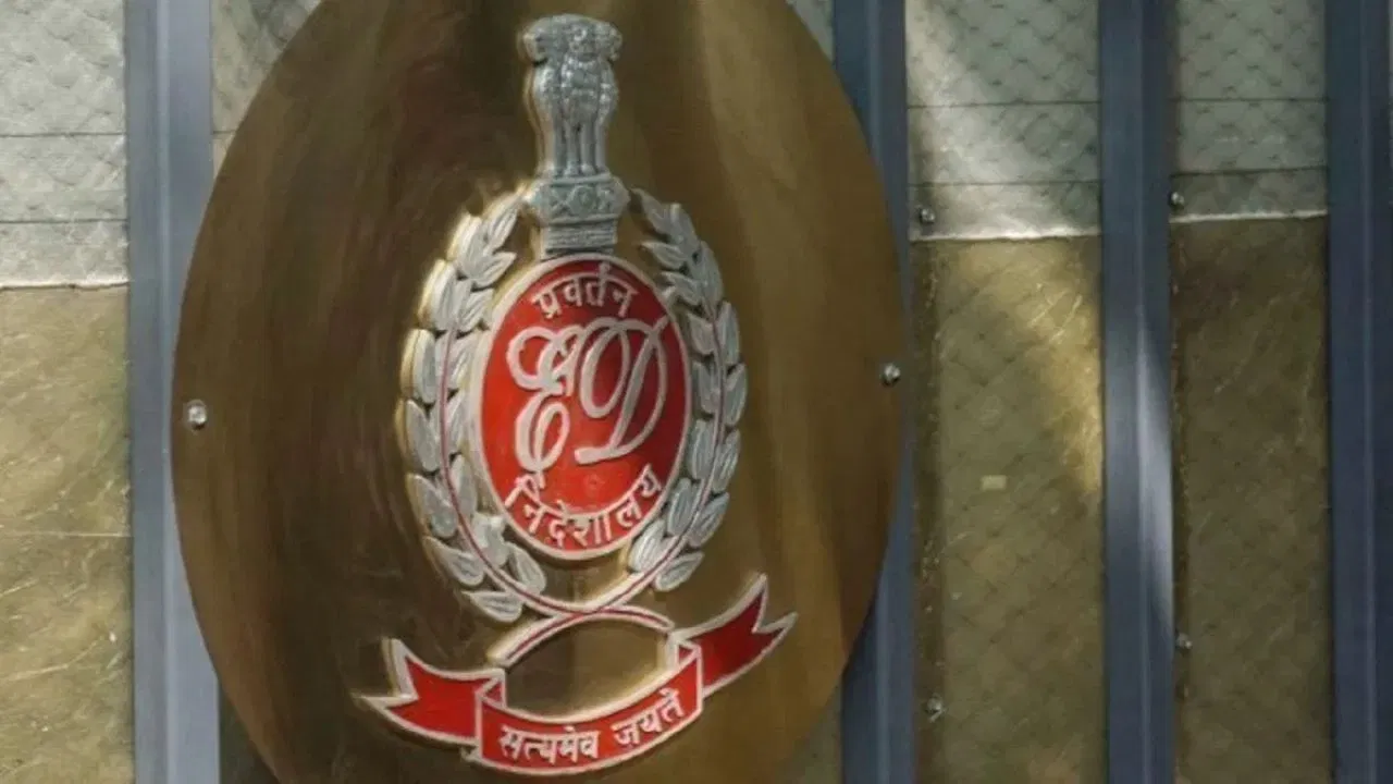 अवैध रेत खनन और मनी लॉन्ड्रिंग के खिलाफ ED का बड़ा एक्शन, दस्तावेज-डिजिटल सबूत जब्त अवैध रेत खनन और मनी लॉन्ड्रिंग के खिलाफ ED का बड़ा एक्शन, दस्तावेज-डिजिटल सबूत जब्त