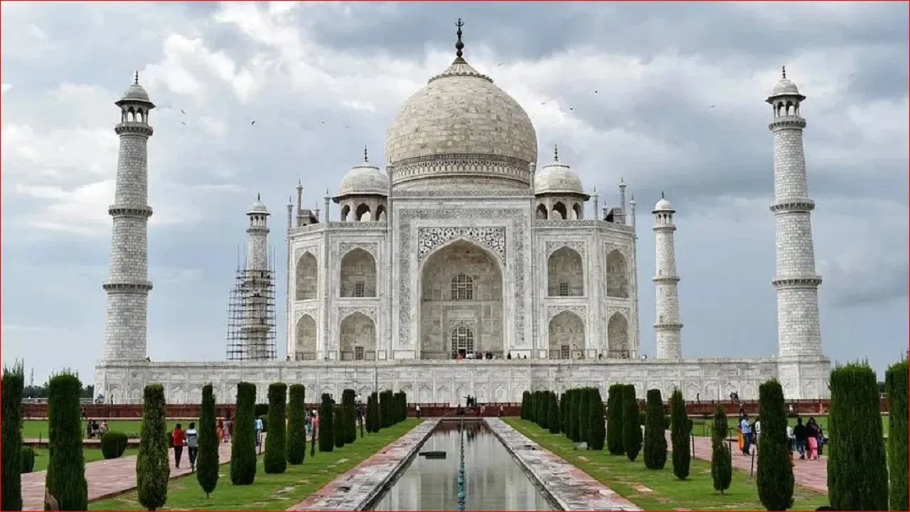 आगरा: इन 3 दिनों तक ताजमहल का फ्री में कर सकेंगे दीदार, नहीं लगेगी टिकट, जानें वजह आगरा: इन 3 दिनों तक ताजमहल का फ्री में कर सकेंगे दीदार, नहीं लगेगी टिकट, जानें वजह