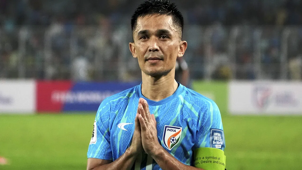 इंडियन फुटबॉल बचाने के लिए आगे आए सुनील छेत्री समेत 3 दिग्गज, FIFA से मदद की गुहार इंडियन फुटबॉल बचाने के लिए आगे आए सुनील छेत्री समेत 3 दिग्गज, FIFA से मदद की गुहार