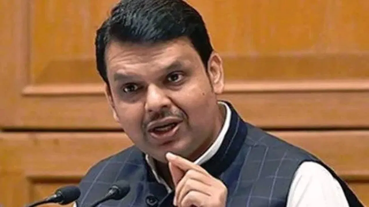 ‘कब बाप मरेगा कब बैल बंटेंगे’….एनसीपी के विलय पर बोले सीएम देवेंद्र फडणवीस 'कब बाप मरेगा कब बैल बंटेंगे'....एनसीपी के विलय पर बोले सीएम देवेंद्र फडणवीस