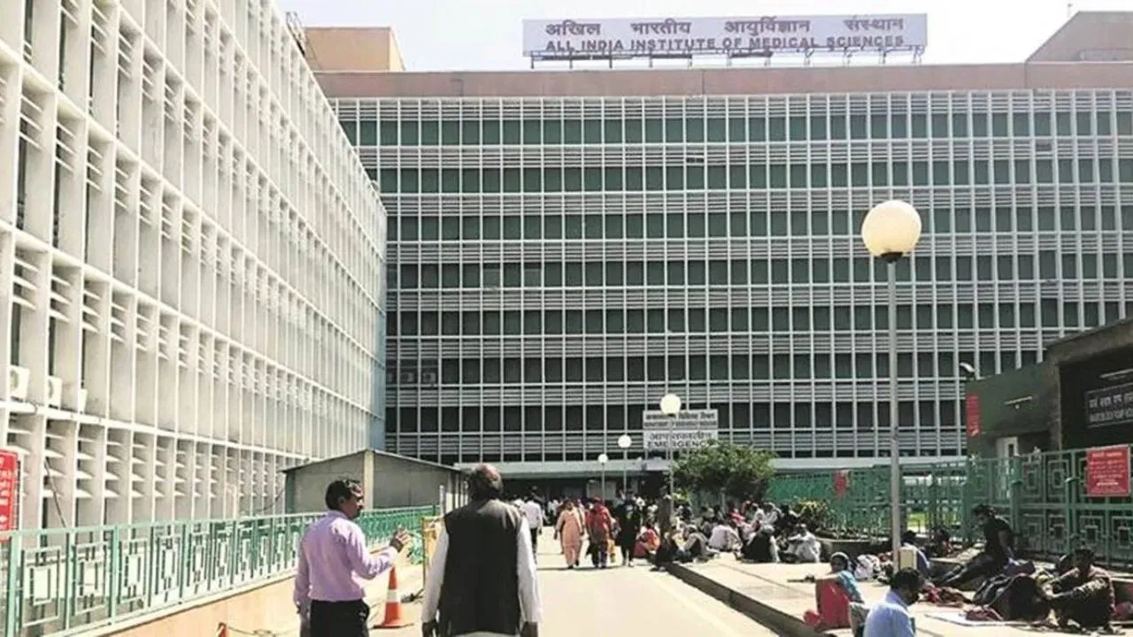 कम चीर-फाड़, बेहतर रिजल्ट… एम्स में रोबोटिक सर्जरी, ऑपरेशन के बाद कम दिन रुक रहे मरीज कम चीर-फाड़, बेहतर रिजल्ट... एम्स में रोबोटिक सर्जरी, ऑपरेशन के बाद कम दिन रुक रहे मरीज