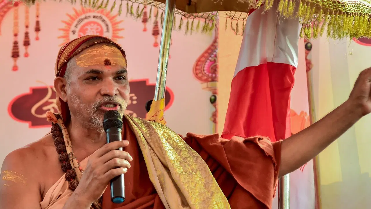 केशव प्रसाद जैसा सीएम होना चाहिए… विवाद बढ़ने पर अविमुक्तेश्वरानंद ने दी सफाई, क्या बोले? केशव प्रसाद जैसा सीएम होना चाहिए... विवाद बढ़ने पर अविमुक्तेश्वरानंद ने दी सफाई, क्या बोले?