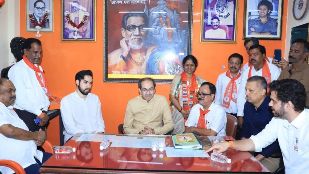 कौन हैं तेजस ठाकरे? निगम चुनाव में करेंगे शिवसेना-UBT के लिए प्रचार, वाइल्डलाइफ रिसर्च में किया है कमाल कौन हैं तेजस ठाकरे? निगम चुनाव में करेंगे शिवसेना-UBT के लिए प्रचार, वाइल्डलाइफ रिसर्च में किया है कमाल