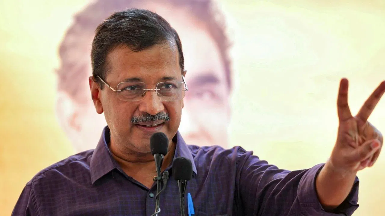 गुजरात में हर जगह डर और भ्रष्टाचार… बीजेपी सरकार पर बरसे अरविंद केजरीवाल गुजरात में हर जगह डर और भ्रष्टाचार... बीजेपी सरकार पर बरसे अरविंद केजरीवाल