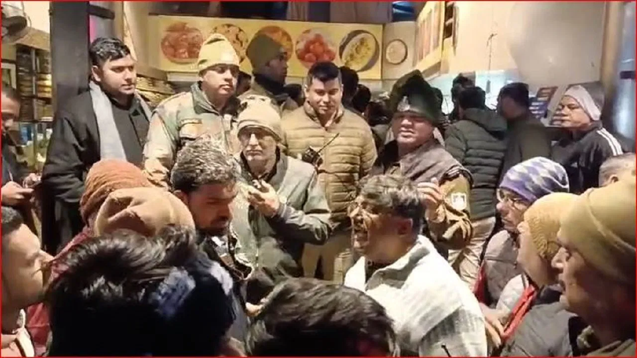 जबलपुर में जैन समाज पर अभद्र टिप्पणी के बाद मचा ऐसा बवाल… पुलिस को करना पड़ा लाठीचार्ज, कई घायल जबलपुर में जैन समाज पर अभद्र टिप्पणी के बाद मचा ऐसा बवाल... पुलिस को करना पड़ा लाठीचार्ज, कई घायल