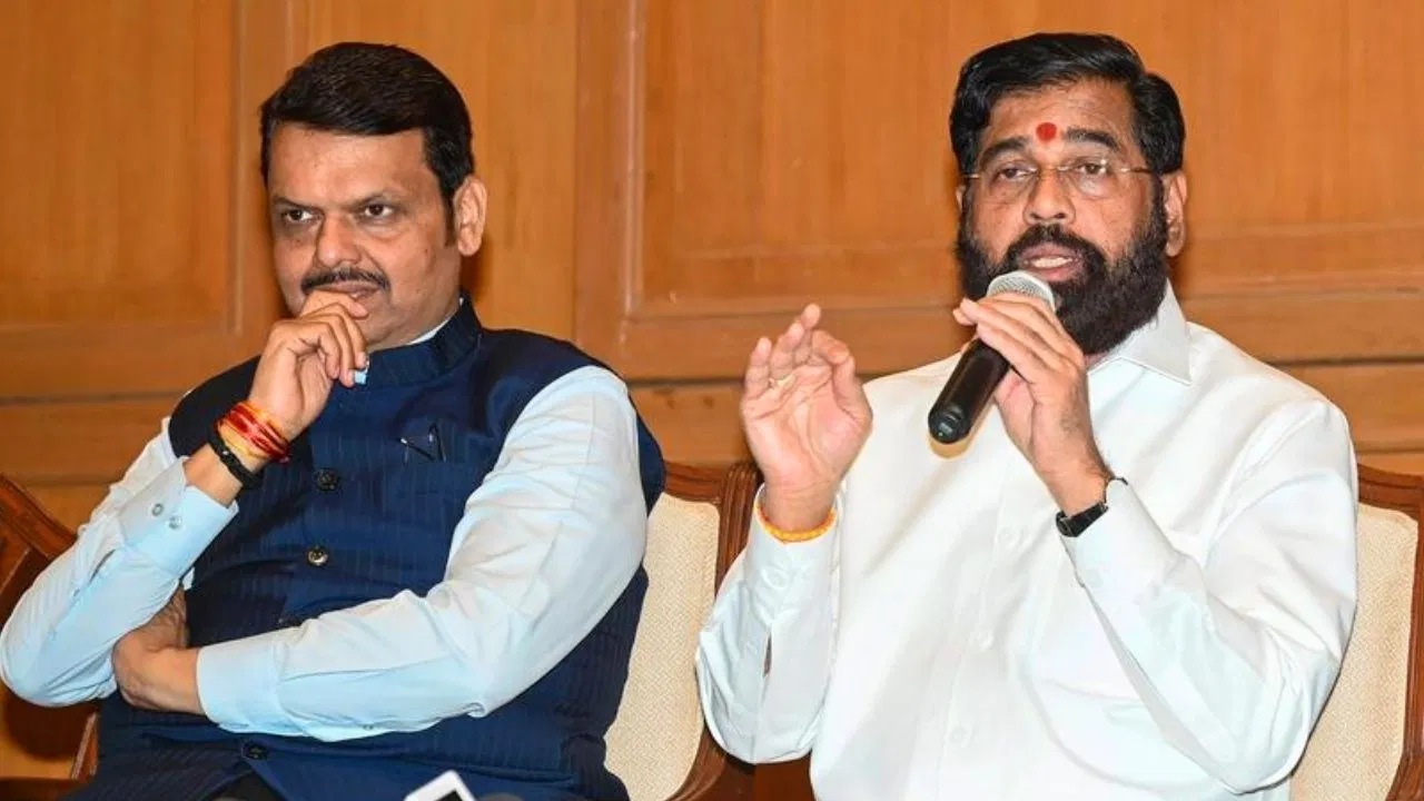 ढाई-ढाई साल का फॉर्मूला? BMC मेयर पद को लेकर सियासी हलचल तेज ढाई-ढाई साल का फॉर्मूला? BMC मेयर पद को लेकर सियासी हलचल तेज
