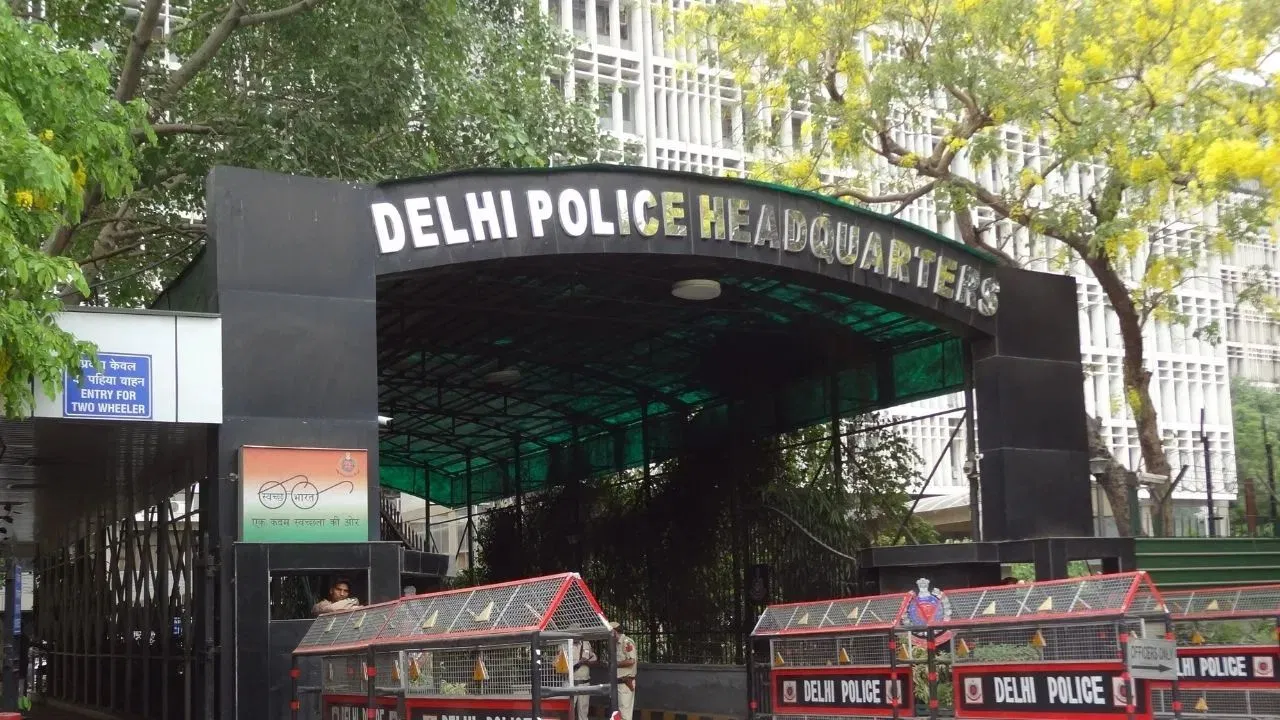 दिल्ली पुलिस ने युवक को हिंसक बताकर रोक बहाली, अब हाई कोर्ट से मिला न्याय; जानें पूरा मामला दिल्ली पुलिस ने युवक को हिंसक बताकर रोक बहाली, अब हाई कोर्ट से मिला न्याय; जानें पूरा मामला