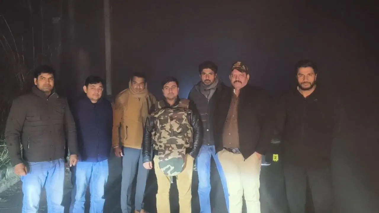 दिल्ली: लॉरेंस गैंग के गुर्गों का एनकाउंटर, मुठभेड़ के बाद 2 अपराधी अरेस्ट; कांस्टेबल को लगी गोली दिल्ली: लॉरेंस गैंग के गुर्गों का एनकाउंटर, मुठभेड़ के बाद 2 अपराधी अरेस्ट; कांस्टेबल को लगी गोली