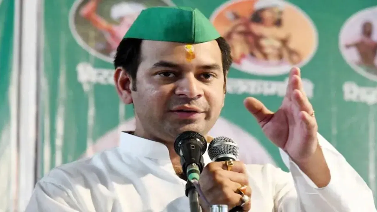 नीतीश के साथ-साथ मेरे पिता को भी मिले भारत रत्न… लालू के बेटे तेज प्रताप बोले- दोनों भाई जैसे नीतीश के साथ-साथ मेरे पिता को भी मिले भारत रत्न... लालू के बेटे तेज प्रताप बोले- दोनों भाई जैसे