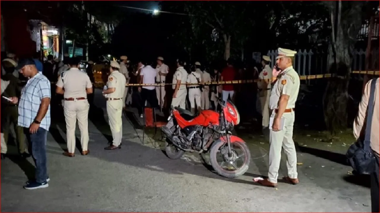 नोएडा में तीन दिन से लापता था बिहार का अजय, अब झाड़ियों में मिली लाश… पोस्टमार्टम से खुला ये चौंकाने वाला राज नोएडा में तीन दिन से लापता था बिहार का अजय, अब झाड़ियों में मिली लाश... पोस्टमार्टम से खुला ये चौंकाने वाला राज