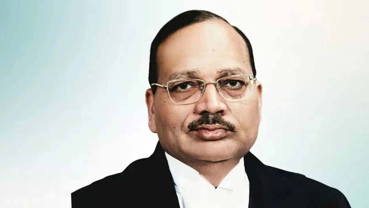 न्यायप्रणाली में सहानुभूति होना जरूरी… बिहार में युवा वकीलों से बोले CJI सूर्यकांत न्यायप्रणाली में सहानुभूति होना जरूरी... बिहार में युवा वकीलों से बोले CJI सूर्यकांत