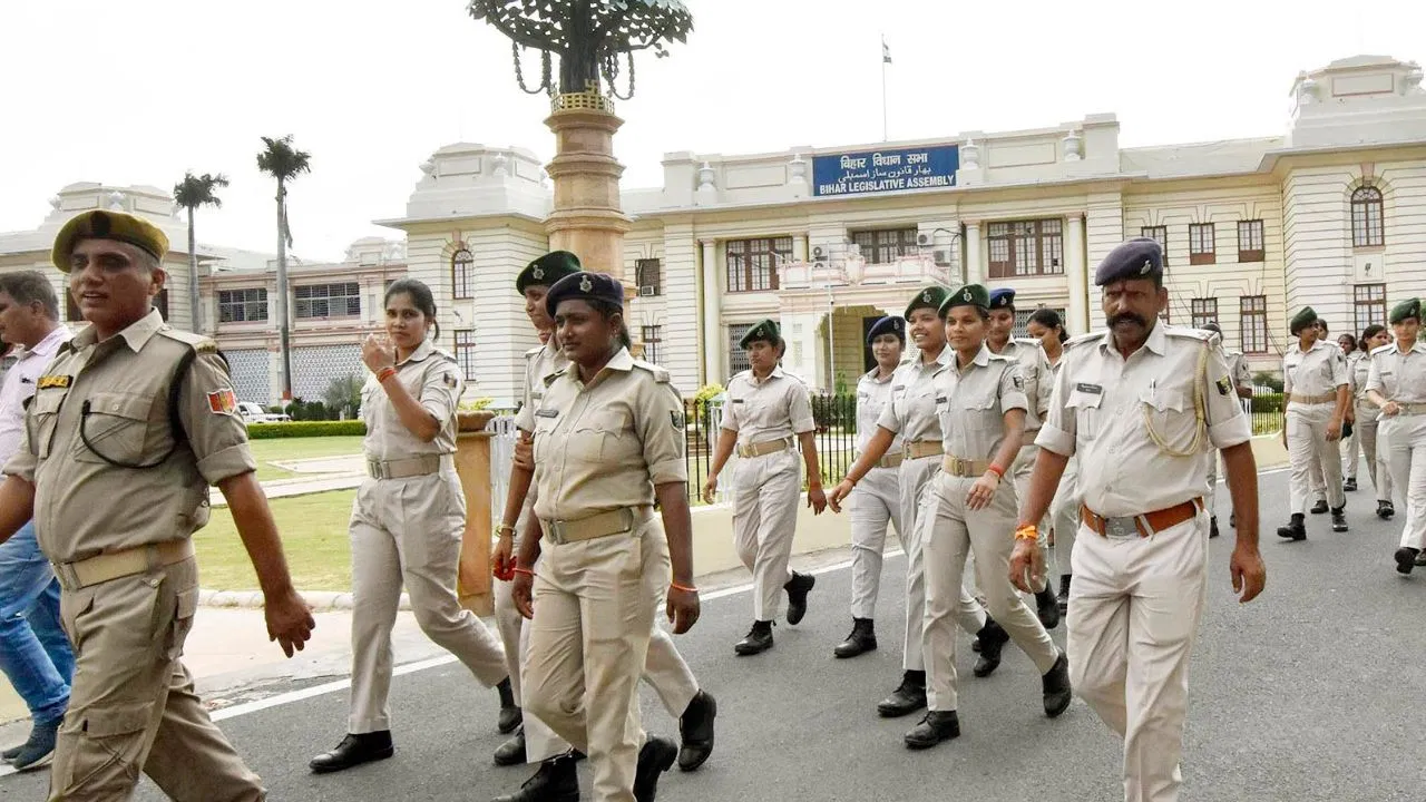 प्राइवेट पार्ट में पुलिस ने डाला पेट्रोल, थाने में दी थर्ड डिग्री… समस्तीपुर में चोरी के आरोपी के साथ बर्बरता प्राइवेट पार्ट में पुलिस ने डाला पेट्रोल, थाने में दी थर्ड डिग्री... समस्तीपुर में चोरी के आरोपी के साथ बर्बरता