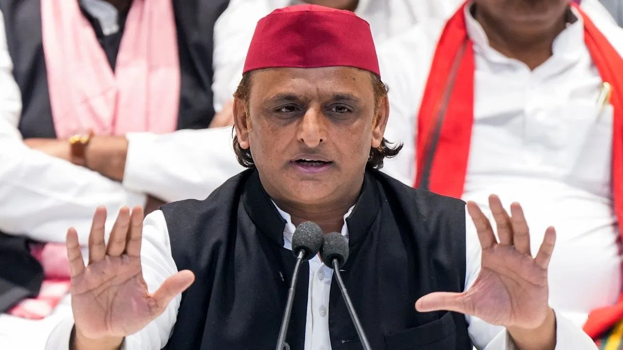 ‘प्राइवेट लिमिटेड’ कल्चर और पंख कतरने की साजिश… अबू आजमी के खिलाफ रईस शेख का अखिलेश को लेटर 'प्राइवेट लिमिटेड' कल्चर और पंख कतरने की साजिश... अबू आजमी के खिलाफ रईस शेख का अखिलेश को लेटर