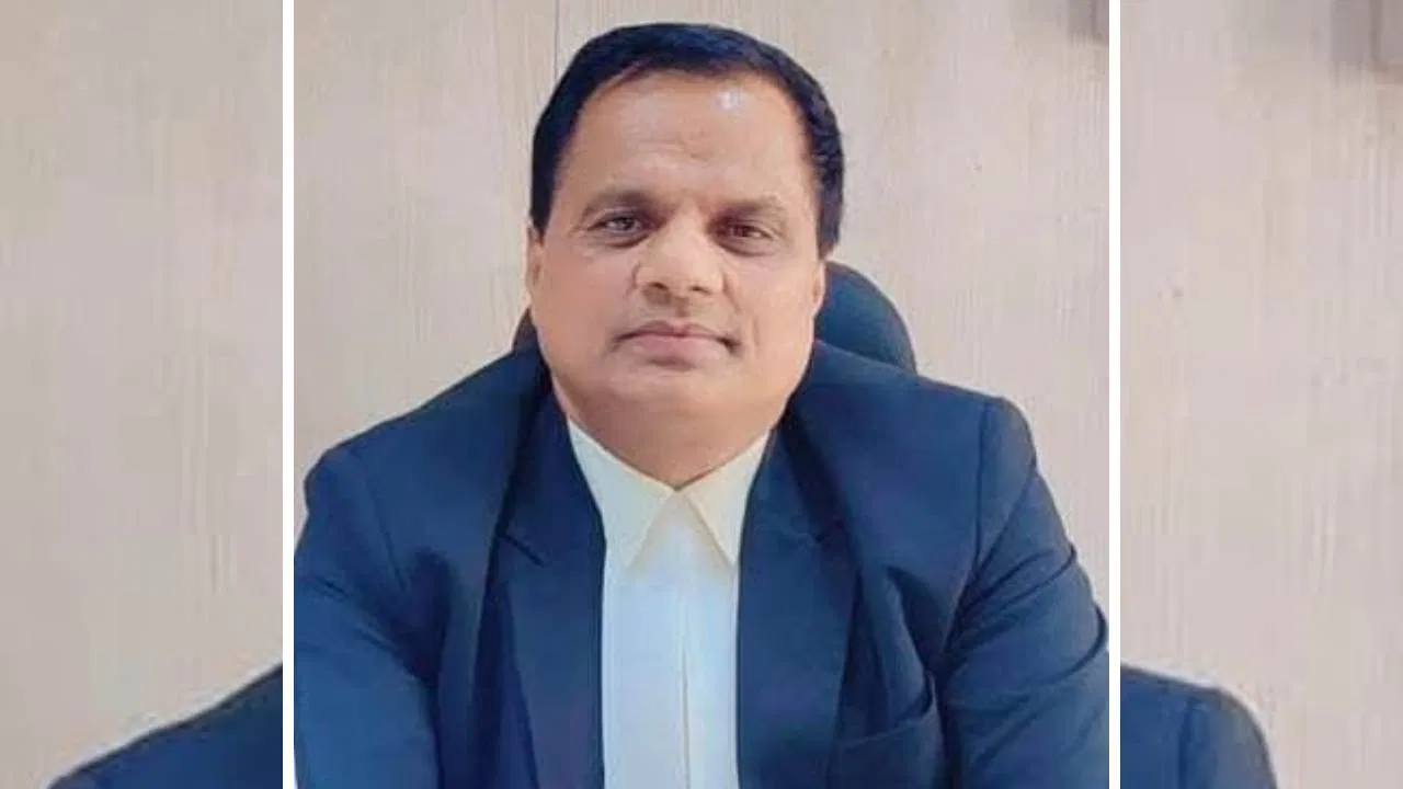 ‘फर्जी डिग्री और दस्तावेज का किया इस्तेमाल…’ नोएडा में बार एसोसिएशन अध्यक्ष पर लगे गंभीर आरोप, FIR दर्ज 'फर्जी डिग्री और दस्तावेज का किया इस्तेमाल...' नोएडा में बार एसोसिएशन अध्यक्ष पर लगे गंभीर आरोप, FIR दर्ज