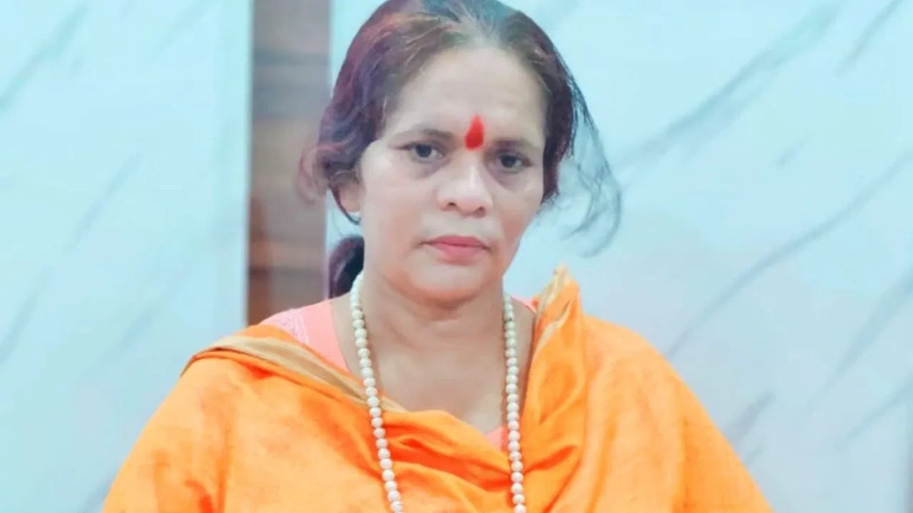 बढ़ता जा रहा UGC के नए नियम पर विवाद, अब ब्राह्मण सभा ने साध्वी प्राची के कार्यक्रम में किया बवाल बढ़ता जा रहा UGC के नए नियम पर विवाद, अब ब्राह्मण सभा ने साध्वी प्राची के कार्यक्रम में किया बवाल