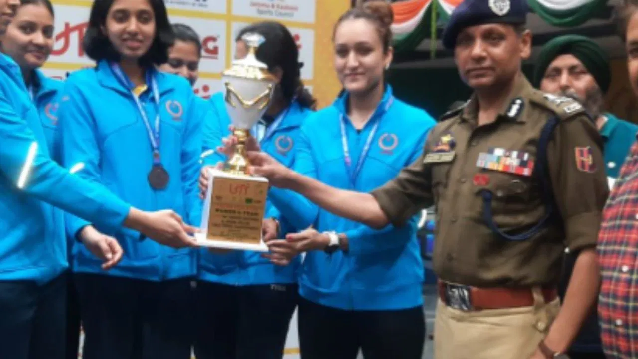 बिहार का लाल बना लद्दाख का DGP, दो बार मिल चुका है राष्ट्रपति पुरस्कार, कौन हैं IPS मुकेश सिंह? बिहार का लाल बना लद्दाख का DGP, दो बार मिल चुका है राष्ट्रपति पुरस्कार, कौन हैं IPS मुकेश सिंह?
