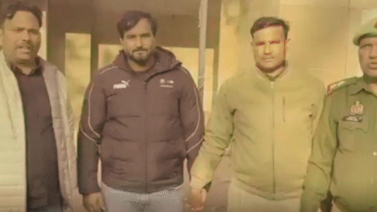 ब्लैकमलिंग, धर्मांतरण और विदेशी नेटवर्क… मिर्जापुर में धर्मांतरण कांड के मास्टरमाइंड से पूछताछ ब्लैकमलिंग, धर्मांतरण और विदेशी नेटवर्क... मिर्जापुर में धर्मांतरण कांड के मास्टरमाइंड से पूछताछ