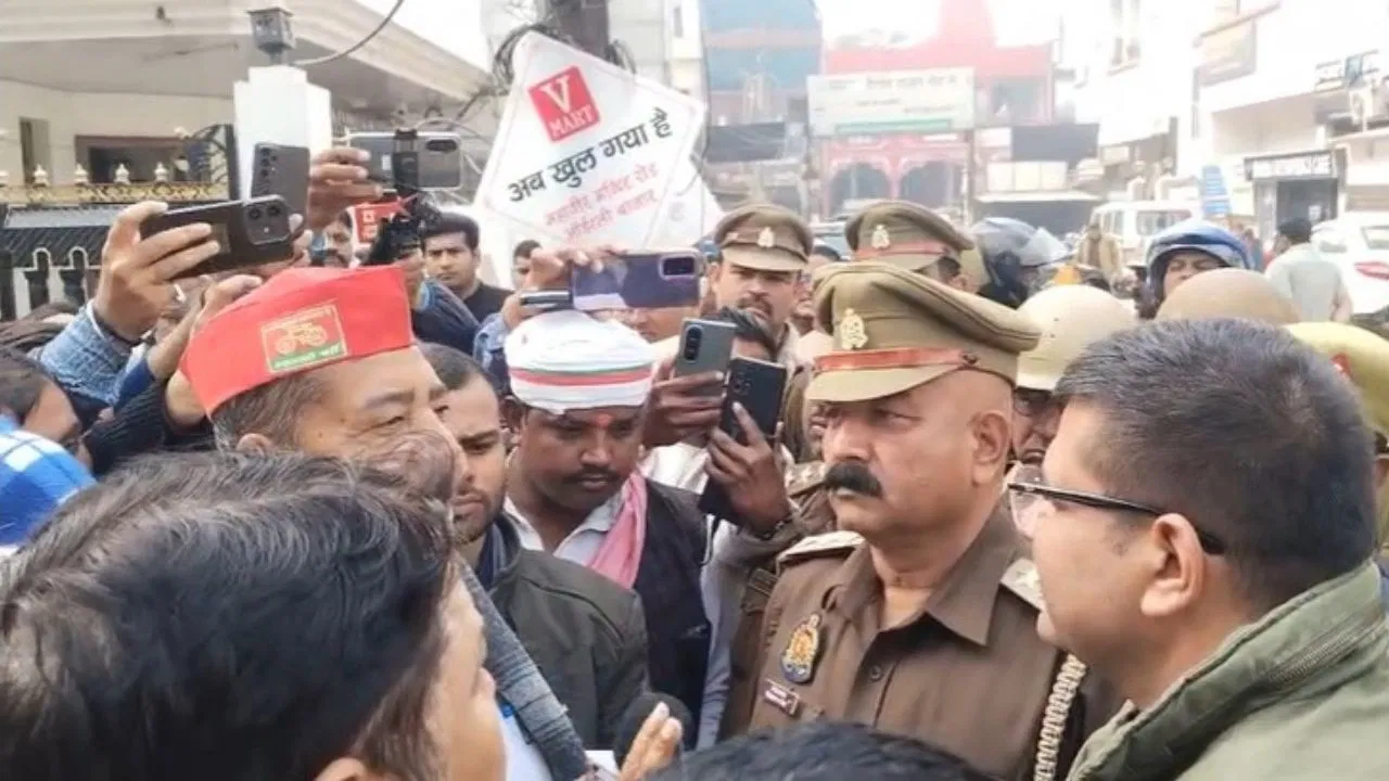 मणिकर्णिका पर ‘सियासी संग्राम’, सपा डेलिगेशन को प्रशासन ने रोका, BJP बोली- ये सिर्फ चुनावी स्टंट मणिकर्णिका पर 'सियासी संग्राम', सपा डेलिगेशन को प्रशासन ने रोका, BJP बोली- ये सिर्फ चुनावी स्टंट