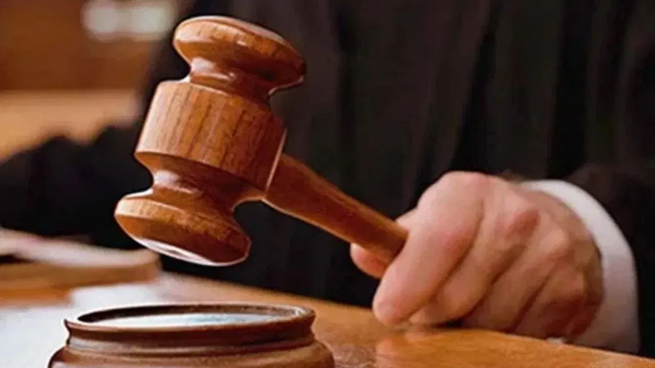 महिला ने लगाया यौन शोषण का आरोप, कोर्ट बोला- टूटे रिश्तों को क्रिमिनल रंग नहीं दिया जा सकता महिला ने लगाया यौन शोषण का आरोप, कोर्ट बोला- टूटे रिश्तों को क्रिमिनल रंग नहीं दिया जा सकता