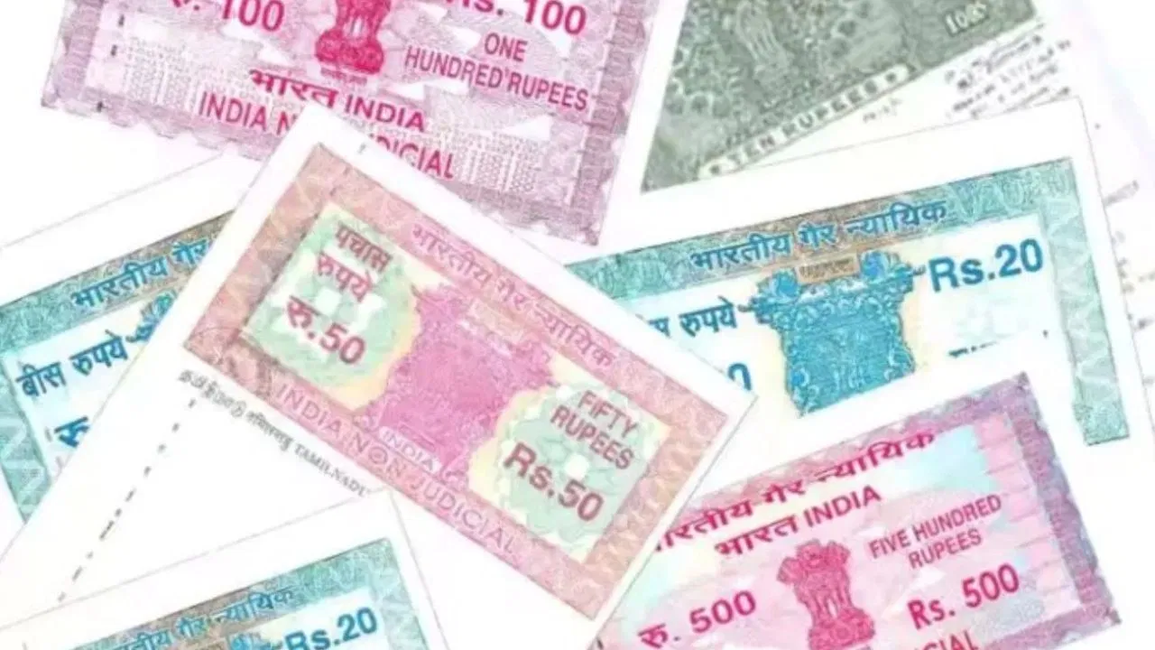 यूपी: गांव ही नहीं अब शहरों में भी परिवार को प्रॉपर्टी देना होगा सस्ता, लाखों का स्टांप शुल्क हुआ 5 हजार यूपी: गांव ही नहीं अब शहरों में भी परिवार को प्रॉपर्टी देना होगा सस्ता, लाखों का स्टांप शुल्क हुआ 5 हजार