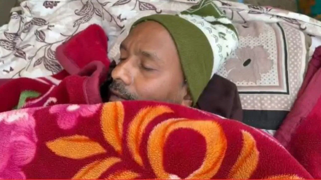 रात भर पीते रहे जहरीली शराब, पिता की मौत, बेटे की चली गई आंखों की रोशनी… शराबबंदी वाले बिहार में ये क्या हुआ? रात भर पीते रहे जहरीली शराब, पिता की मौत, बेटे की चली गई आंखों की रोशनी... शराबबंदी वाले बिहार में ये क्या हुआ?